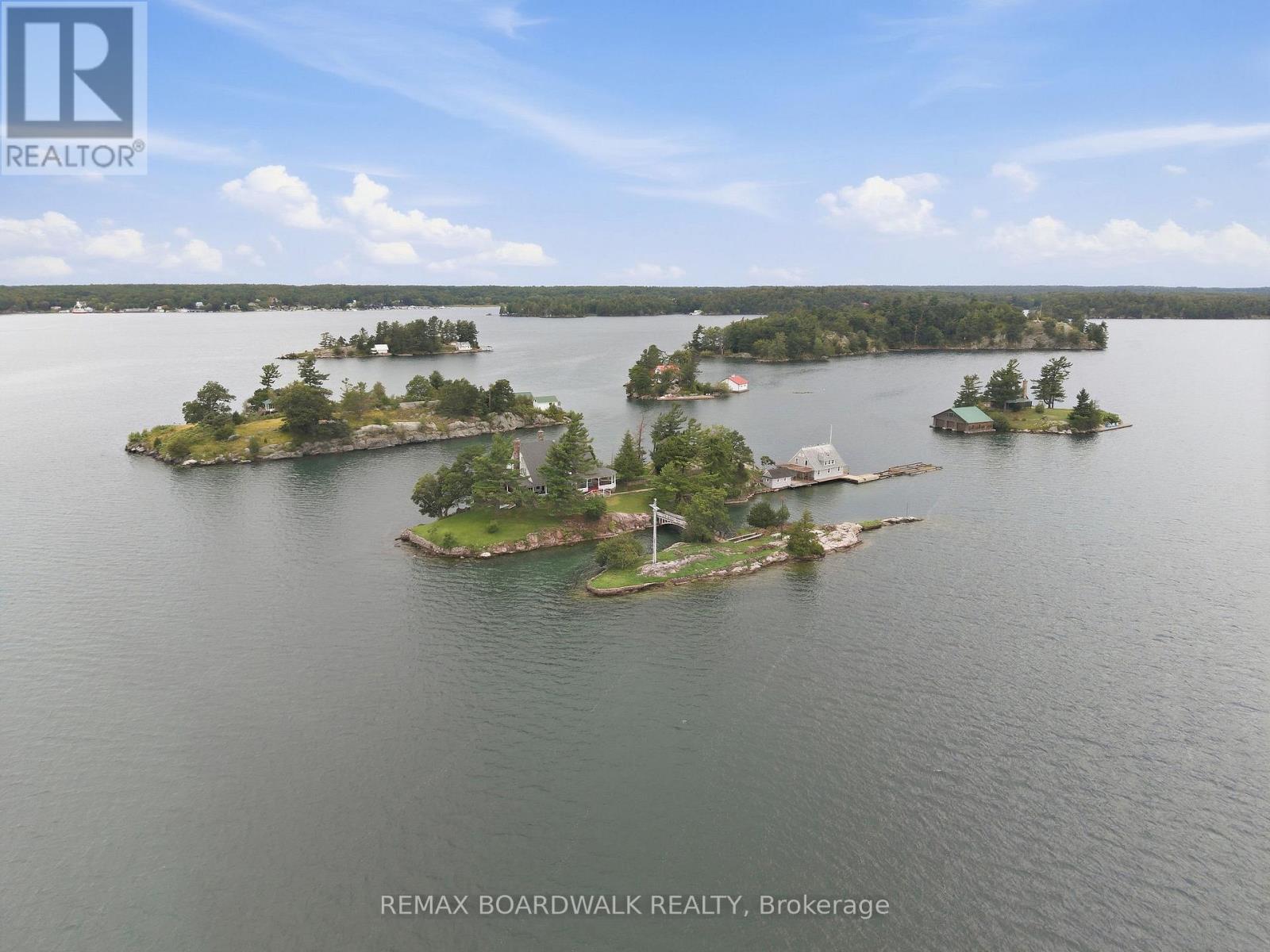 0 ZAVIKON ISLAND, Leeds and the Thousand Islands — photo 12