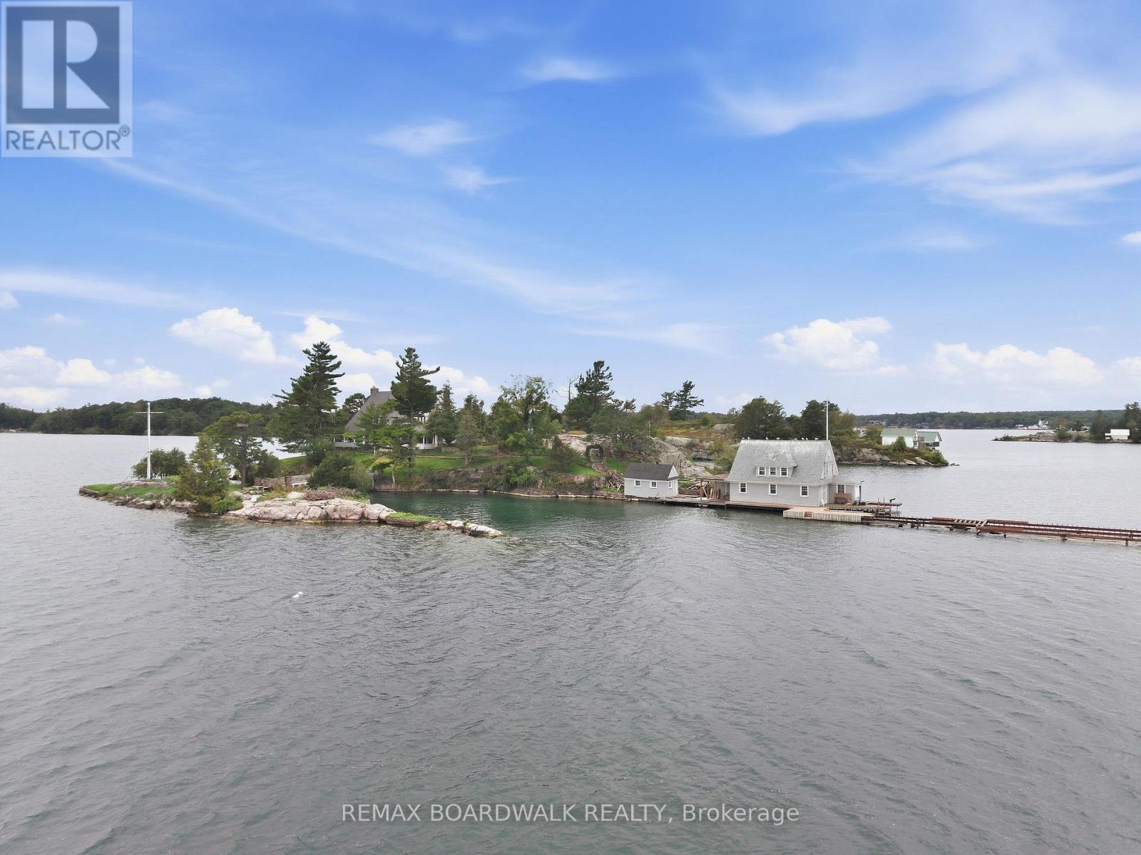 0 ZAVIKON ISLAND, Leeds and the Thousand Islands — photo 5