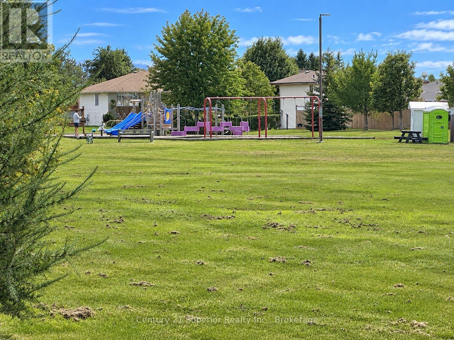 167 LYNX CRESCENT - 47