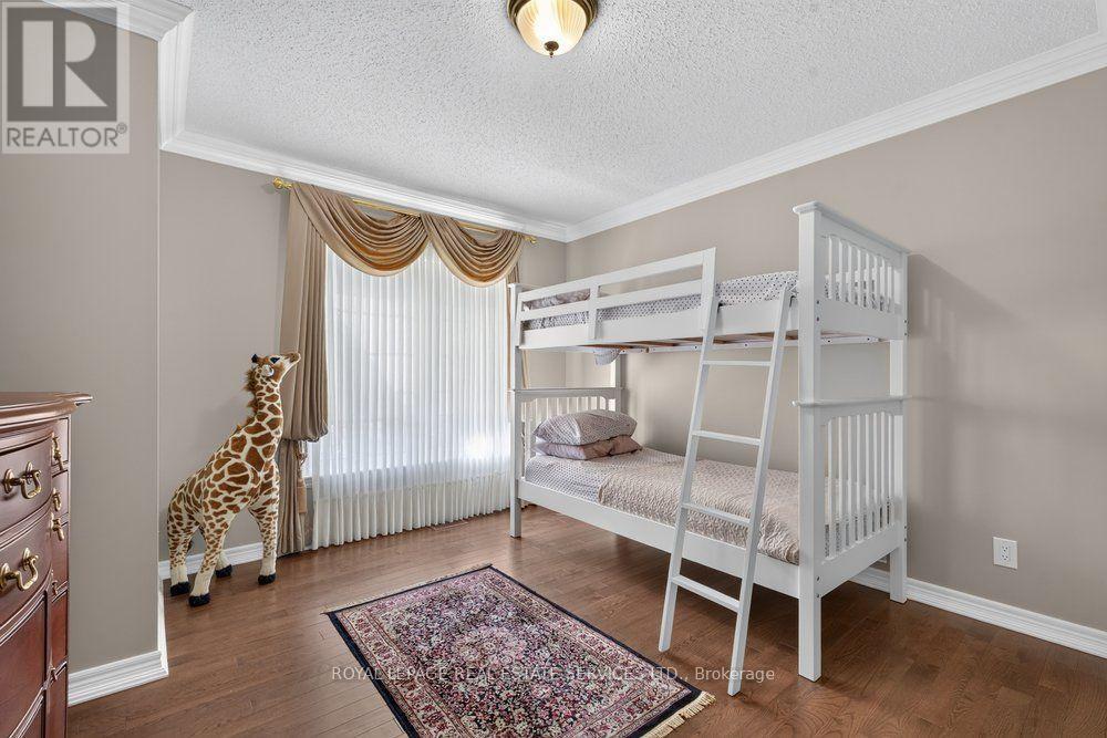 36 WORTHINGTON DRIVE - 11
