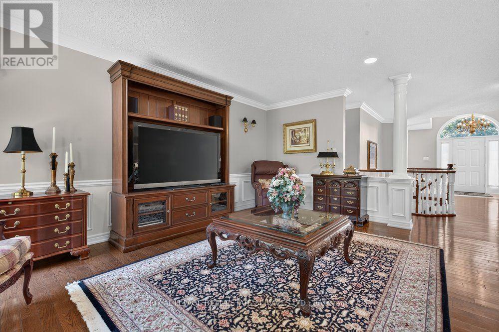 36 WORTHINGTON DRIVE - 21