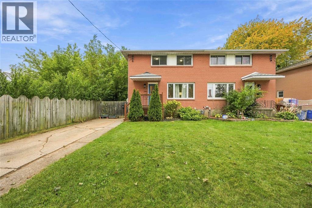 819 ELIZABETH AVENUE, Sarnia — photo 2