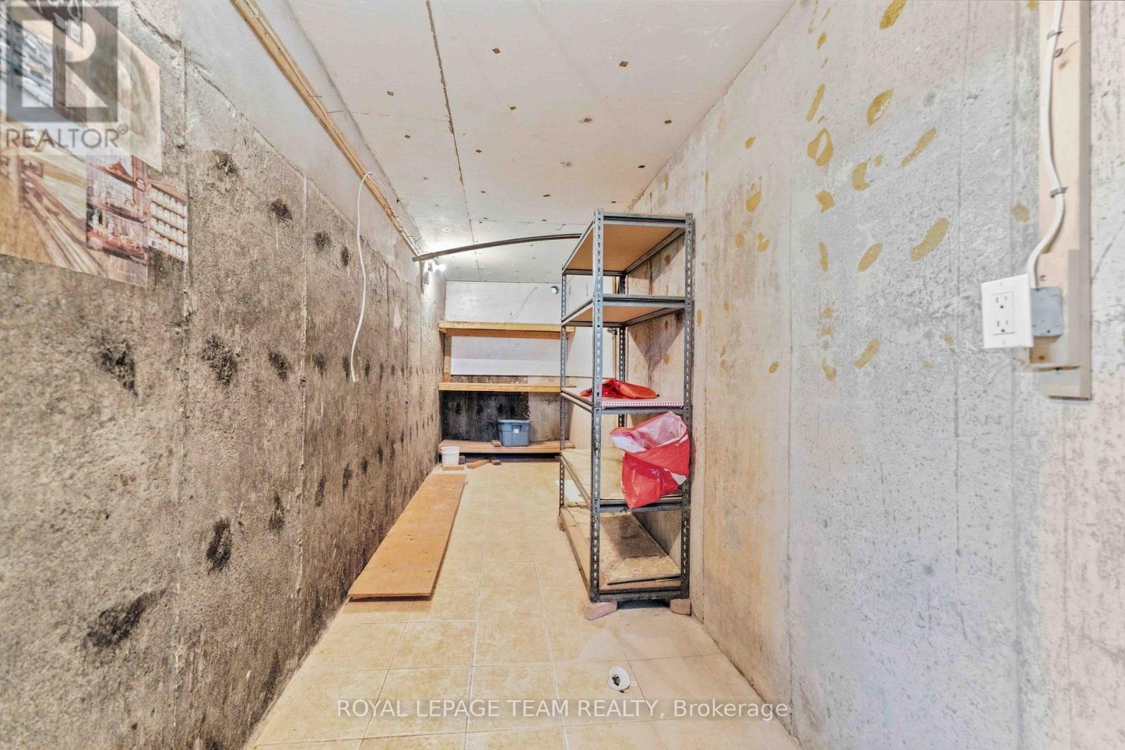 1515 VALMARIE AVENUE - Image 37
