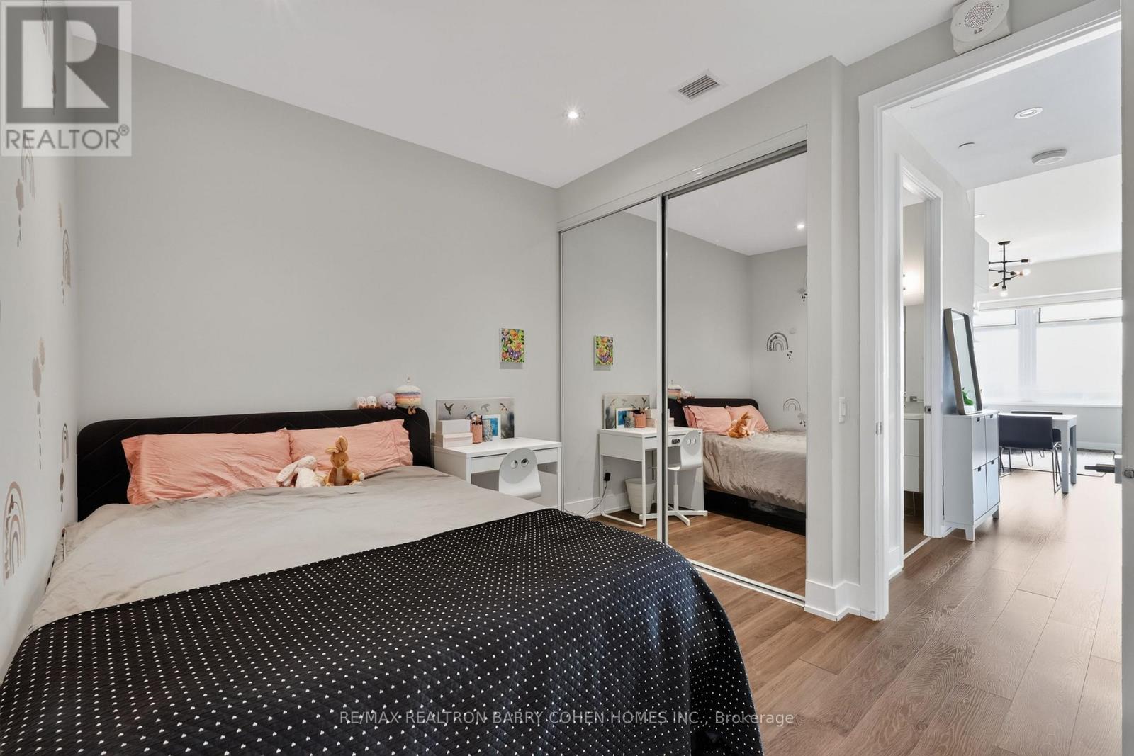 #1018 111 ST CLAIR AVENUE W - Image 12