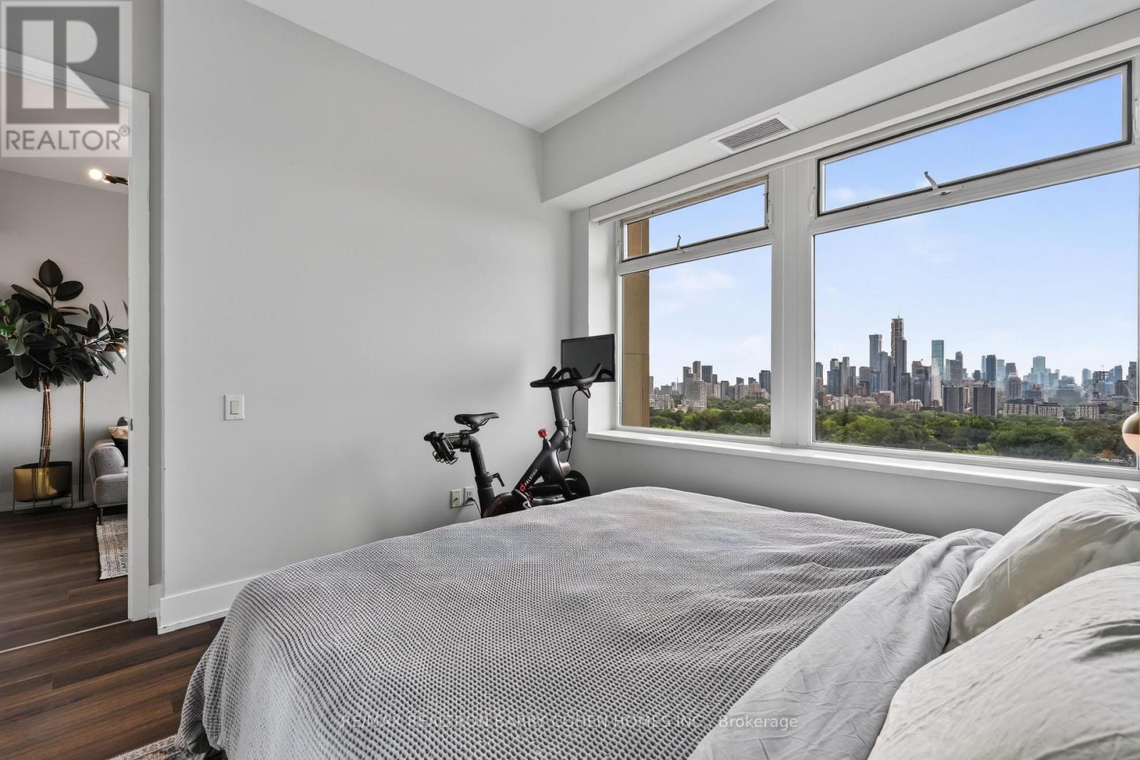 #1018 111 ST CLAIR AVENUE W - 9