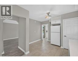Kitchen - 40 Clarendon Avenue, Hamilton, ON L9A3A1 Photo 11