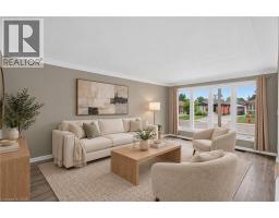 Living room - 40 Clarendon Avenue, Hamilton, ON L9A3A1 Photo 6