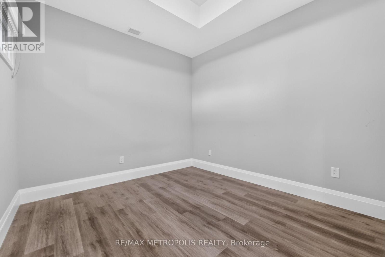 108 Garment Street — photo 31