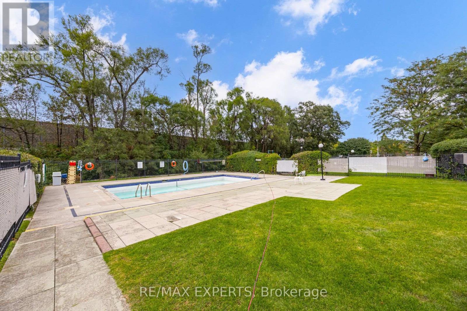 #1104 130 NEPTUNE DRIVE - 34
