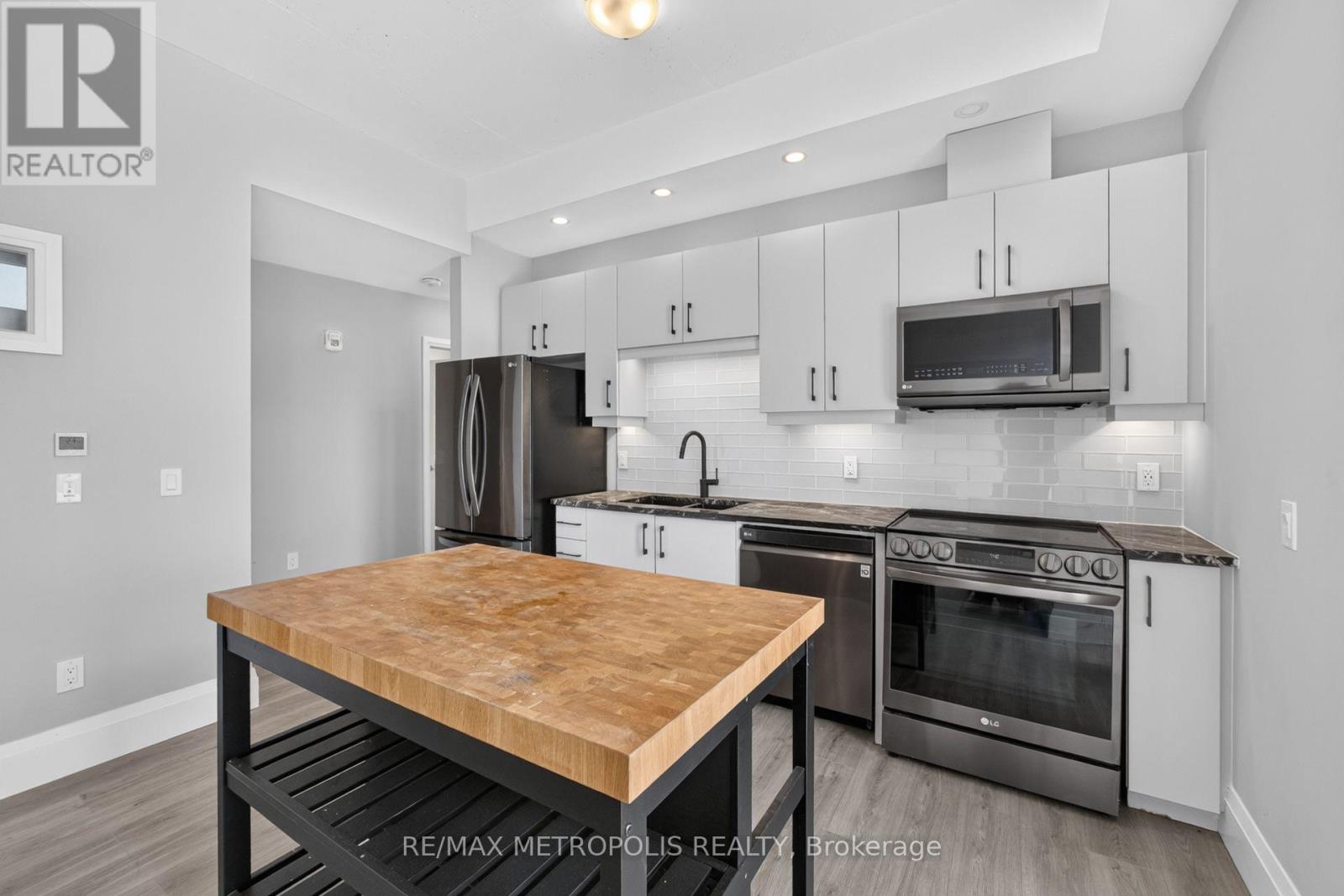 108 Garment Street — photo 22