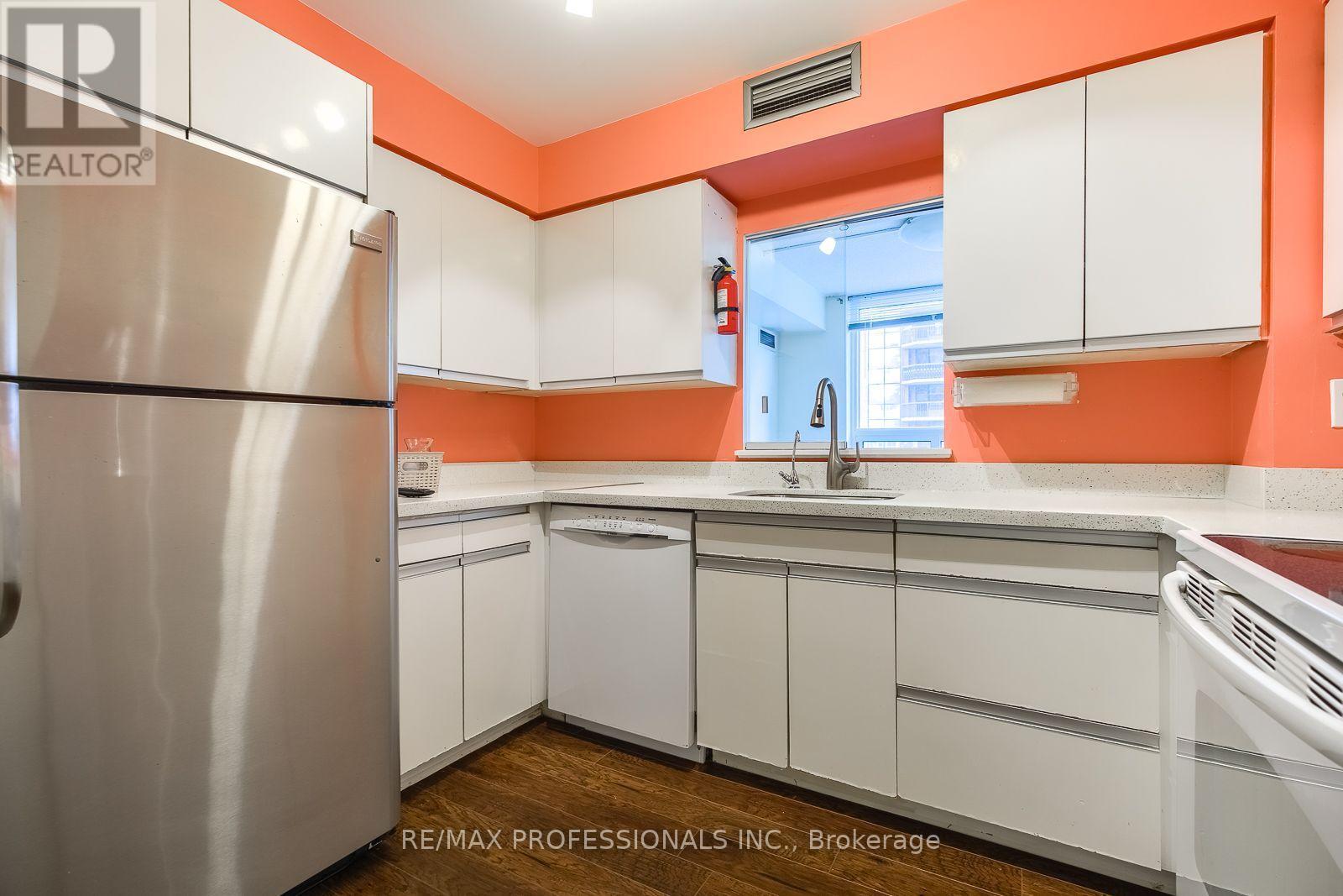 207 - 11 THORNCLIFFE PK DRIVE, Toronto (Thorncliffe Park) — photo 8