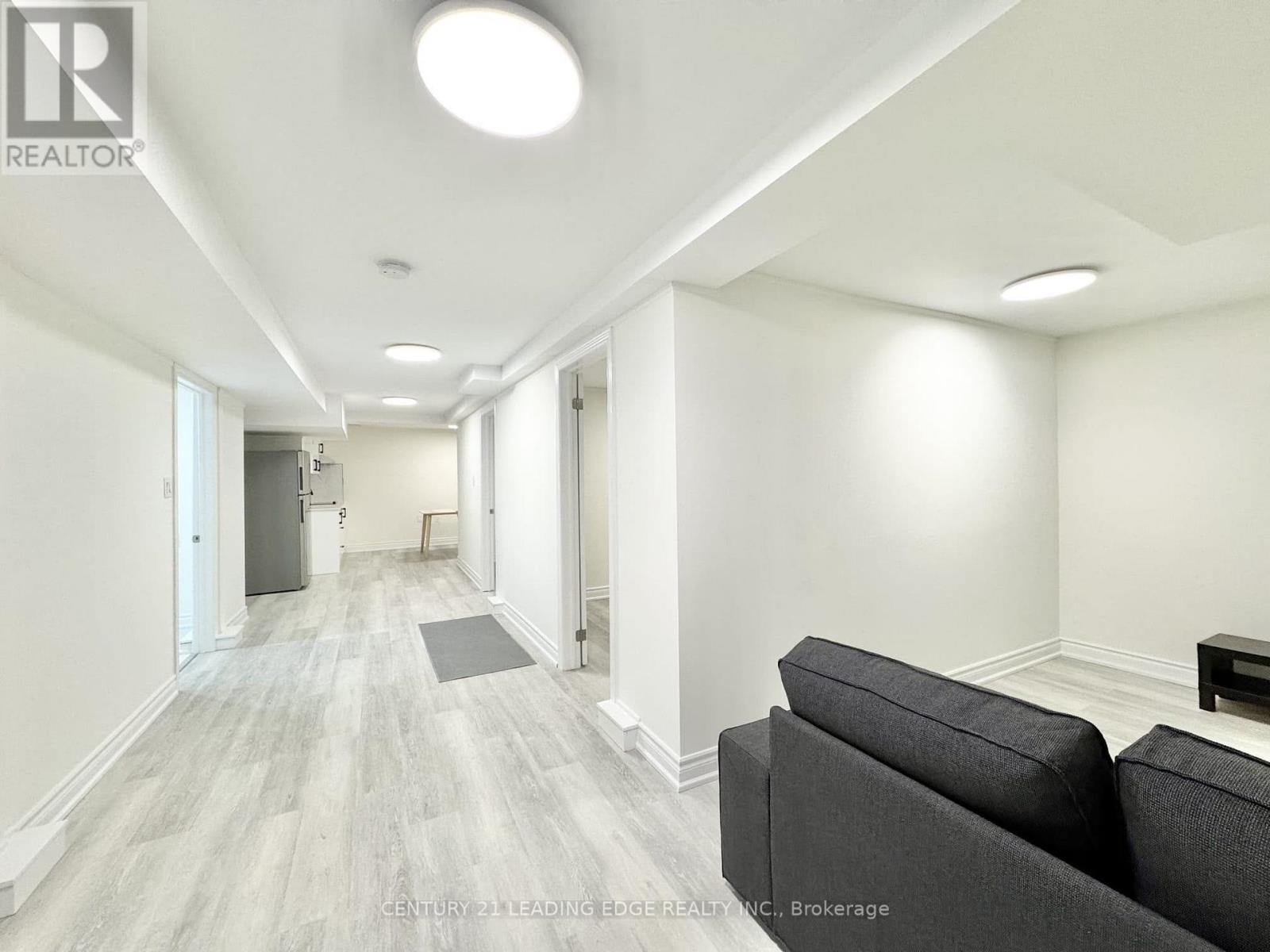 BSMT - 19 MANTELL CRESCENT, Ajax (Central West) — photo 2