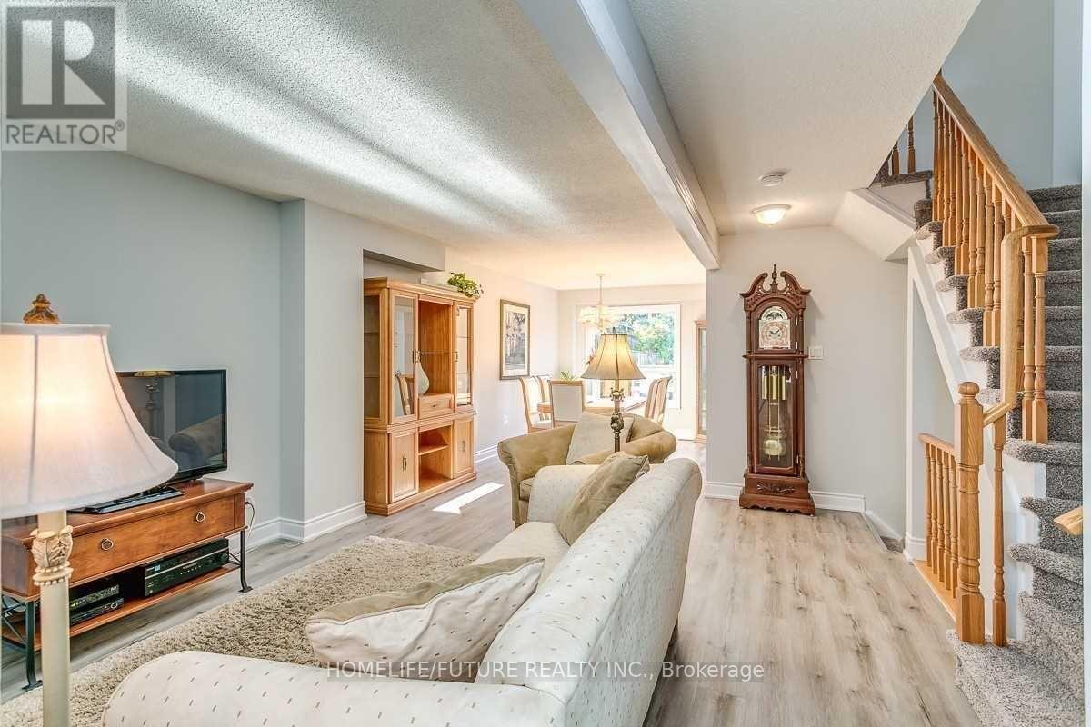 23 LICK POND WAY, Whitby (Blue Grass Meadows) — photo 4