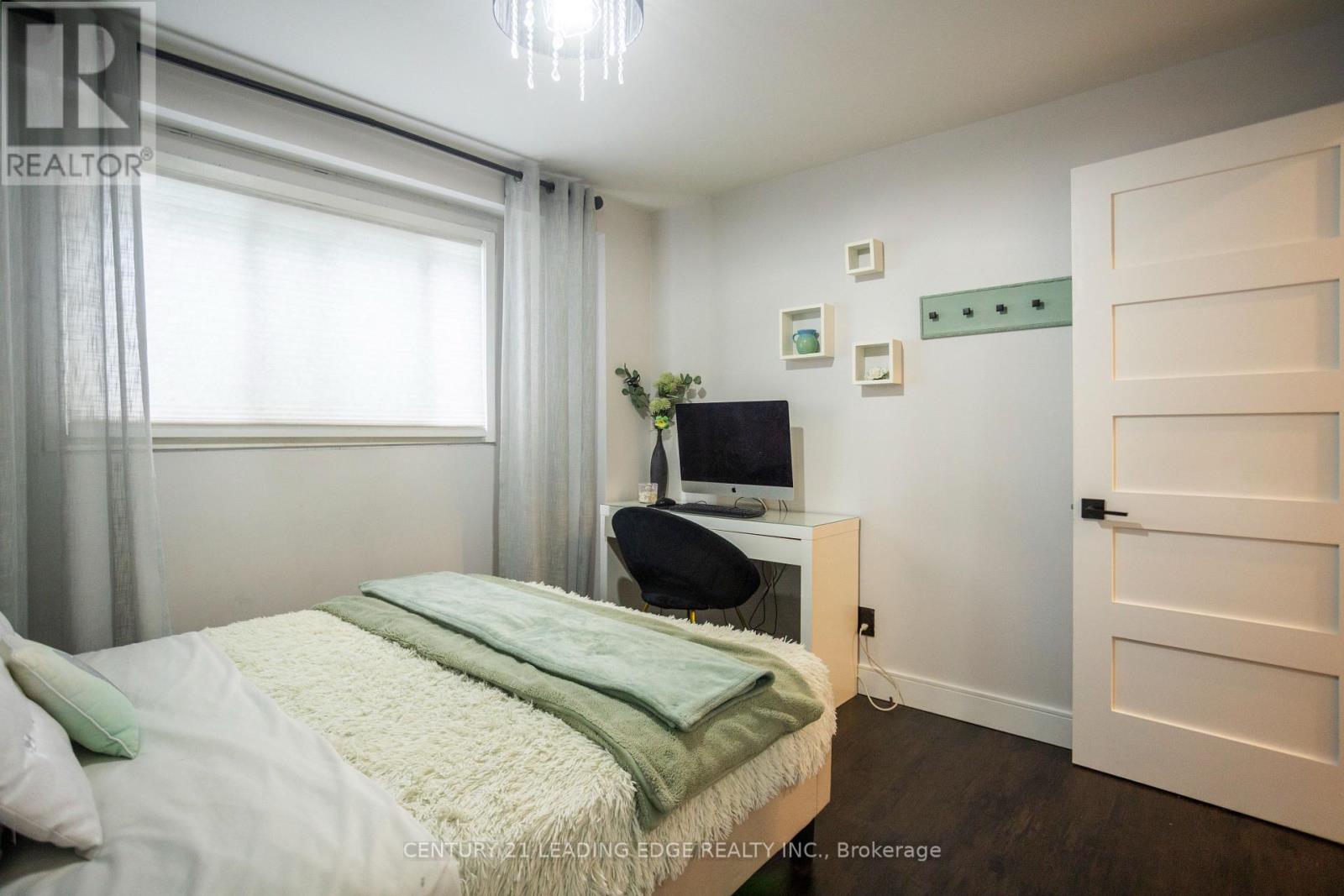 912 VISTULA DRIVE - Image 23