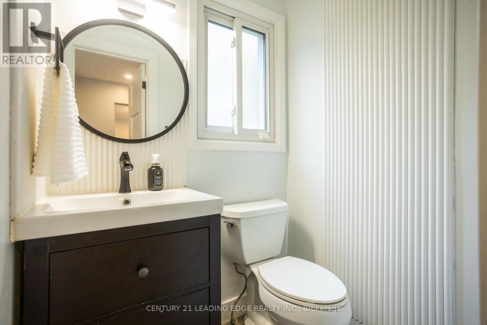 912 VISTULA DRIVE - Image 24
