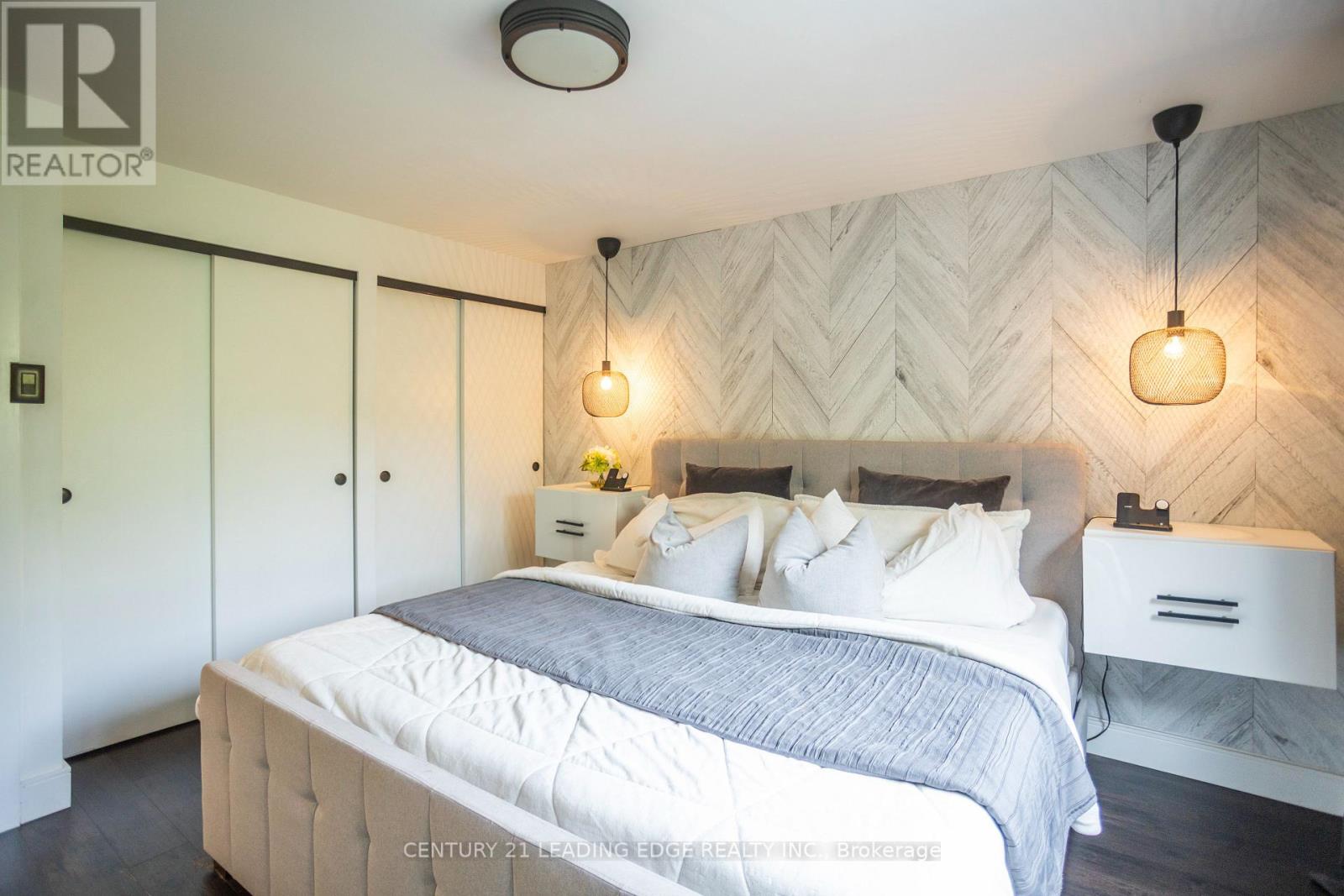 912 VISTULA DRIVE - Image 28