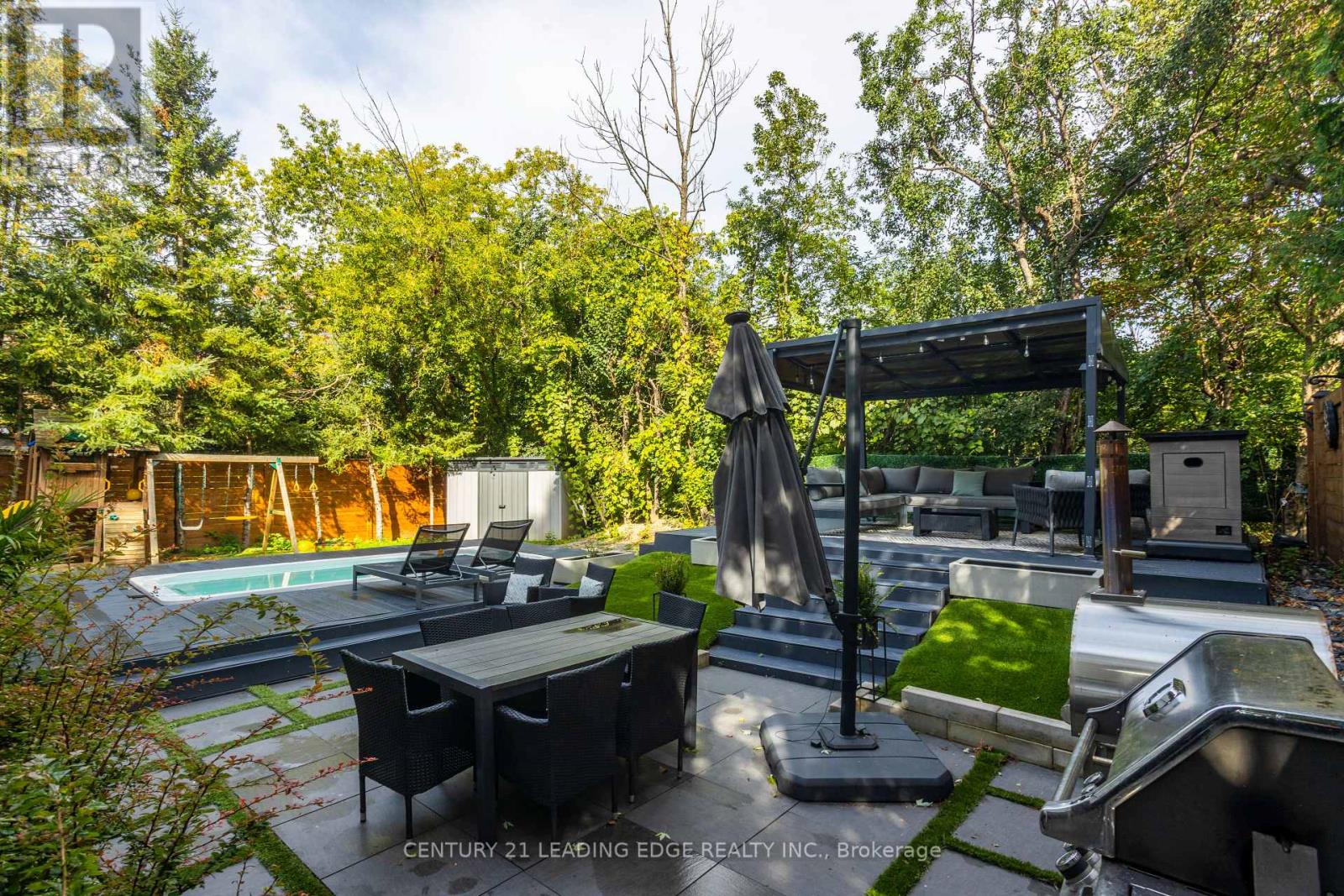 912 VISTULA DRIVE - 49