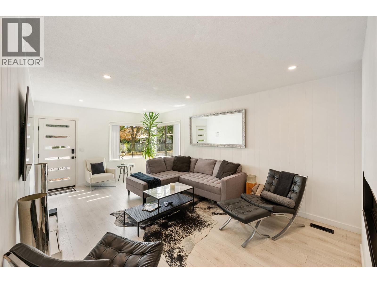 637 Alexander Avenue, Penticton