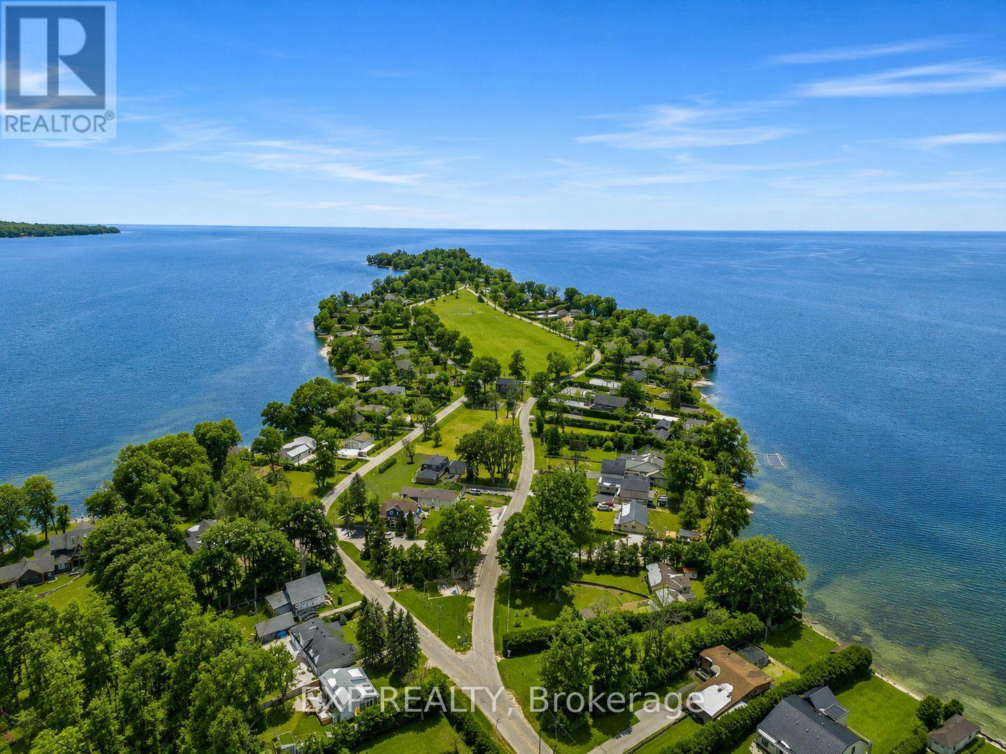 561 DUCLOS POINT ROAD, Georgina (Virginia) — photo 3