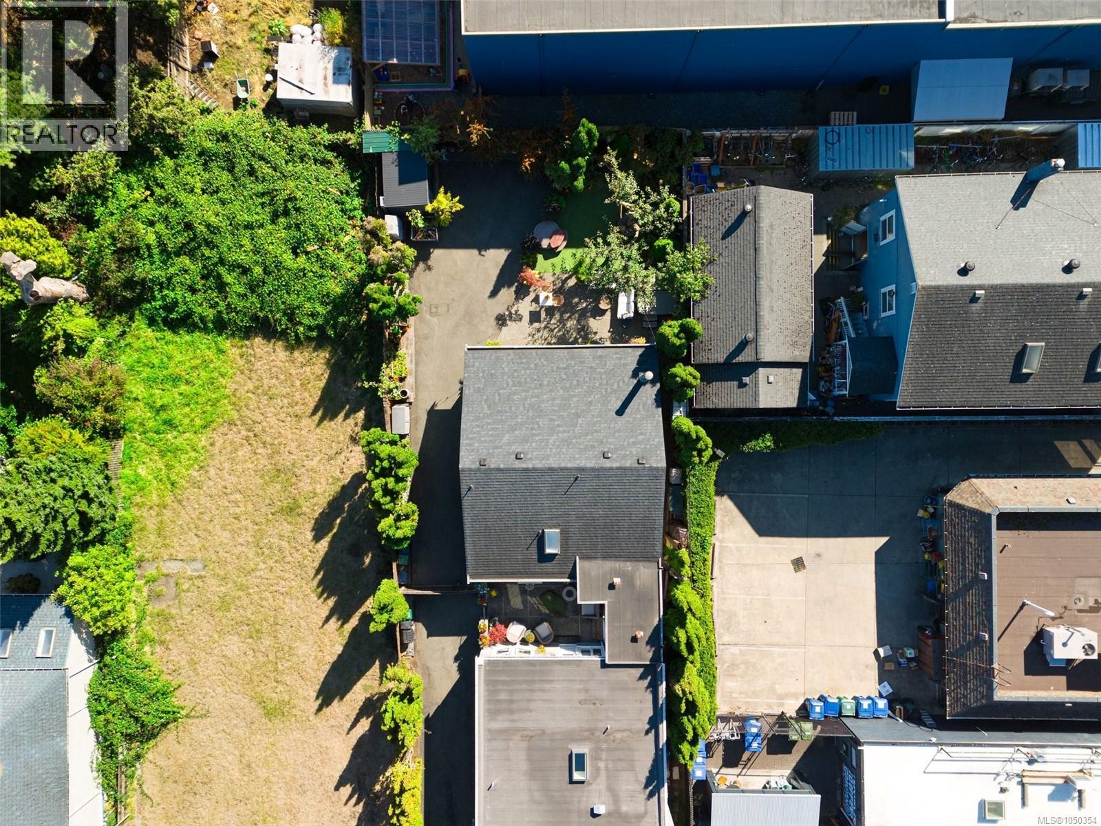  1109 Caledonia Avenue, Victoria