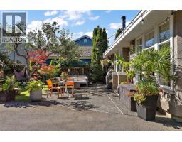 1109 Caledonia Ave, Victoria, BC V8T1E9 Photo 20