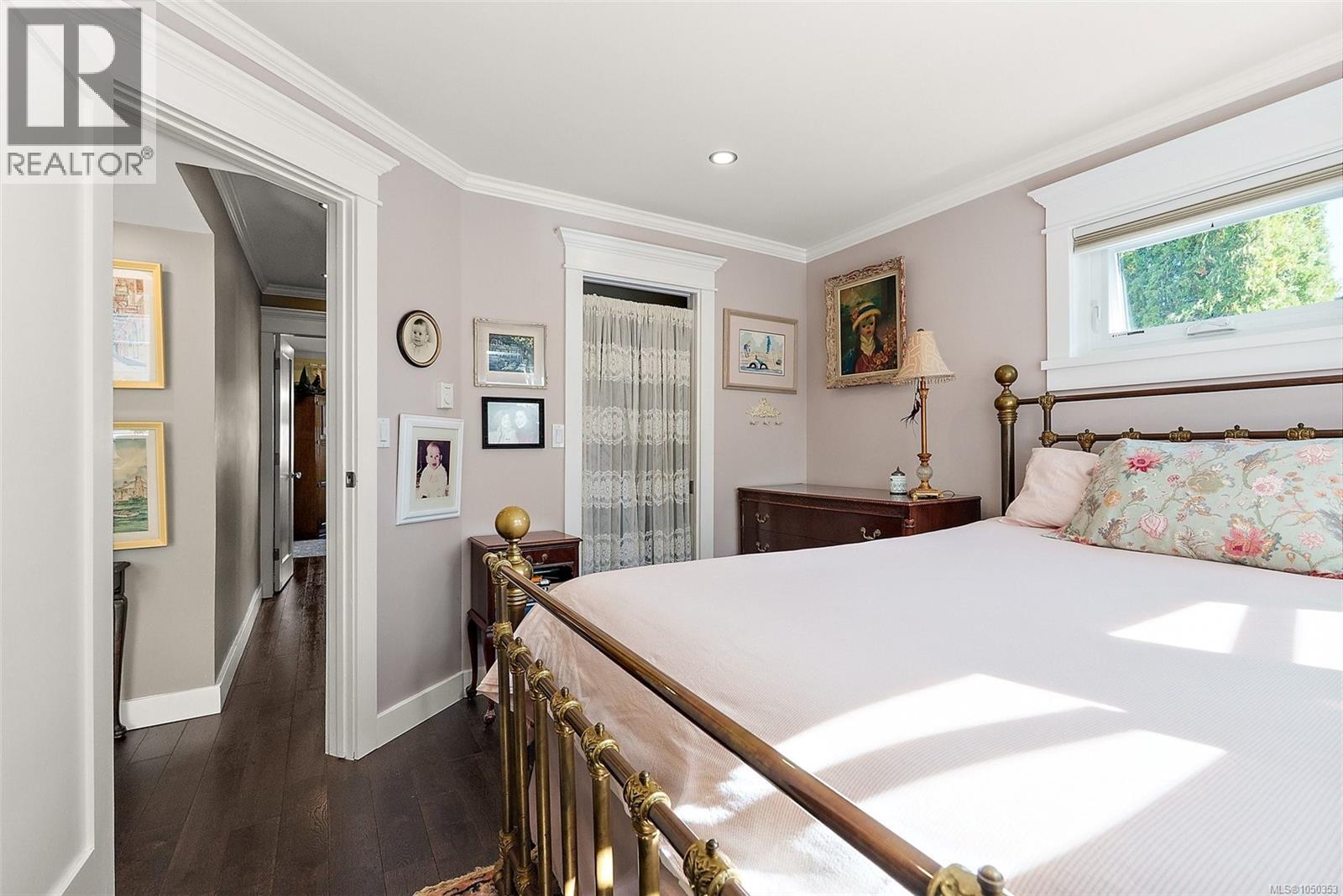  1111 Caledonia Avenue, Victoria