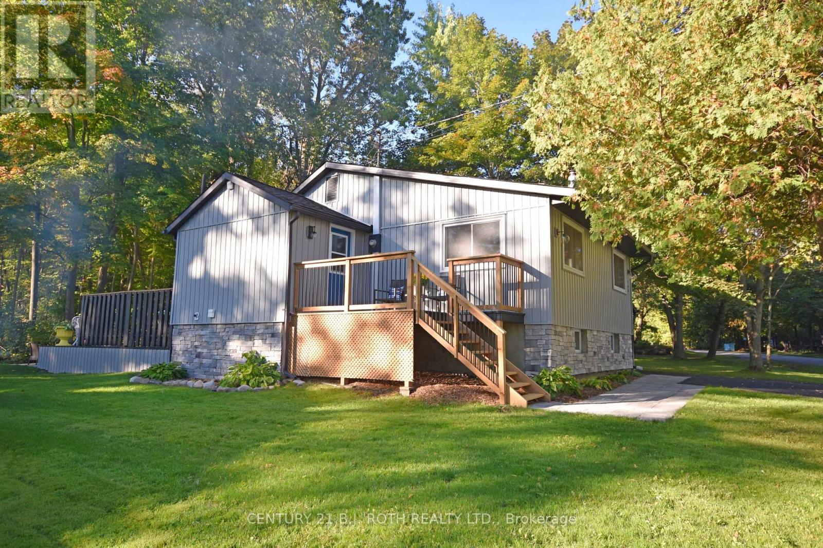 263 ROBIN'S POINT ROAD, Tay (Victoria Harbour)