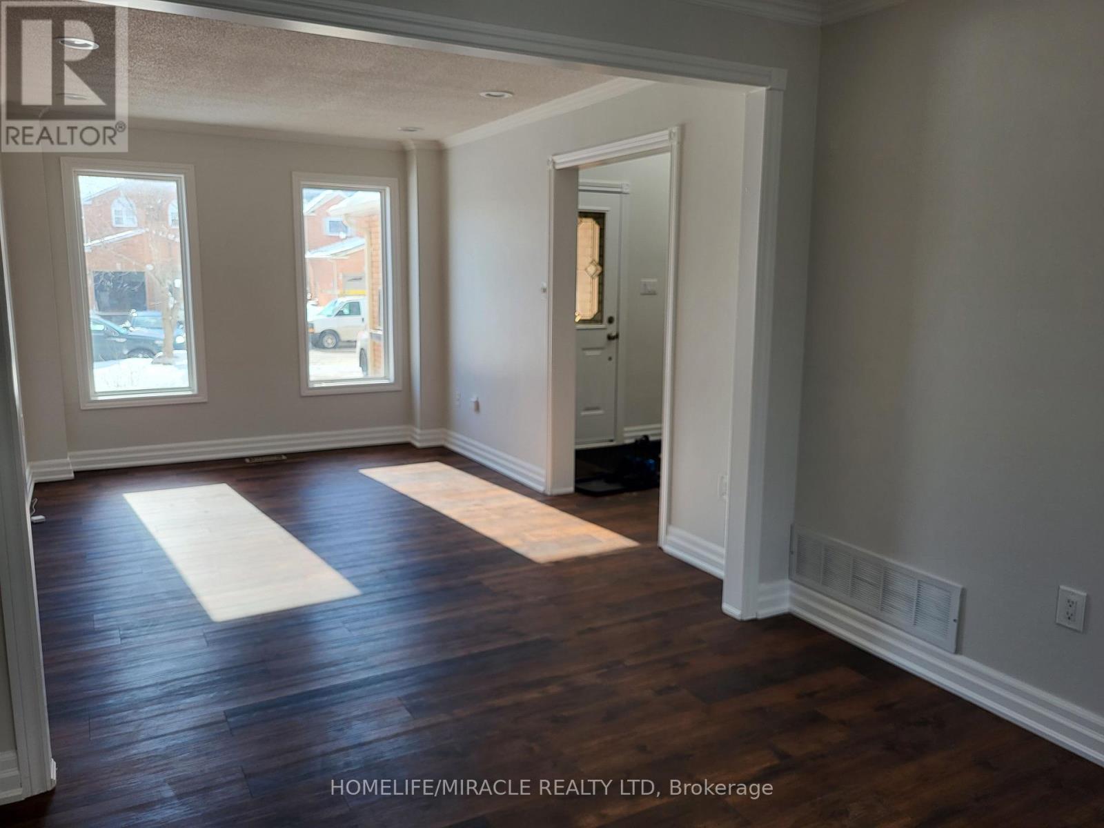 26 BRUSHWOOD CRESCENT, Barrie (Innis-Shore) — photo 2