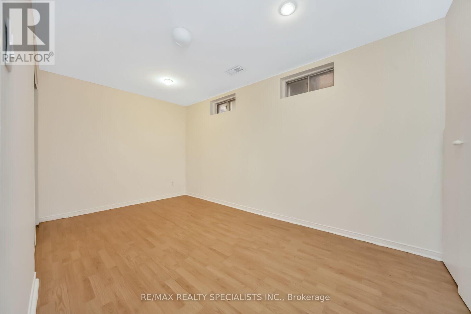 51 BLUE SPRUCE STREET - Image 33