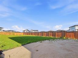 15 Bakersfield Court, Winnipeg, MB R3Y0X4 Photo 35