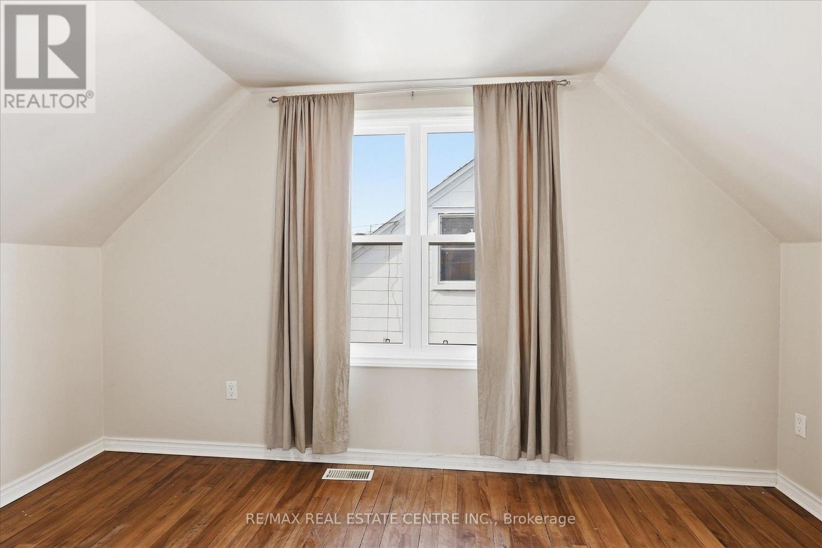 988 HIGH STREET - 24