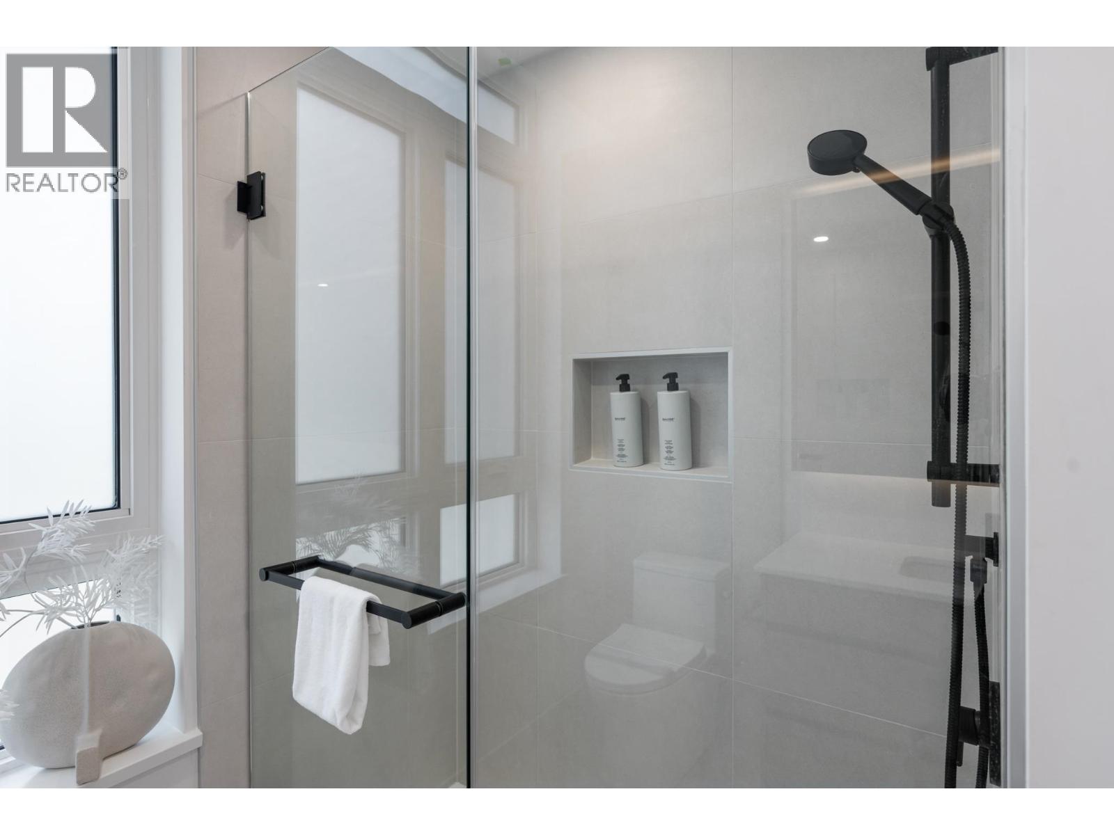 102 639 ASPEN STREET, Coquitlam - Image 1