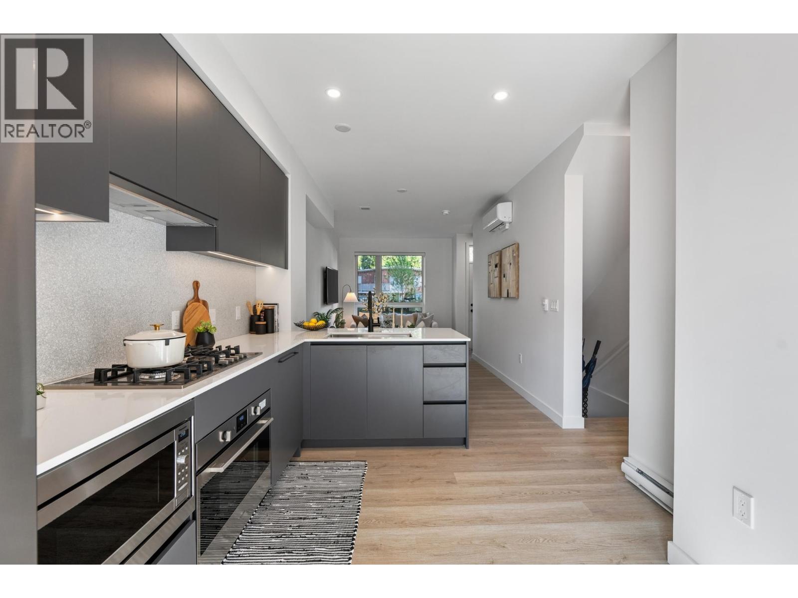 206 639 ASPEN STREET, Coquitlam - Image 1