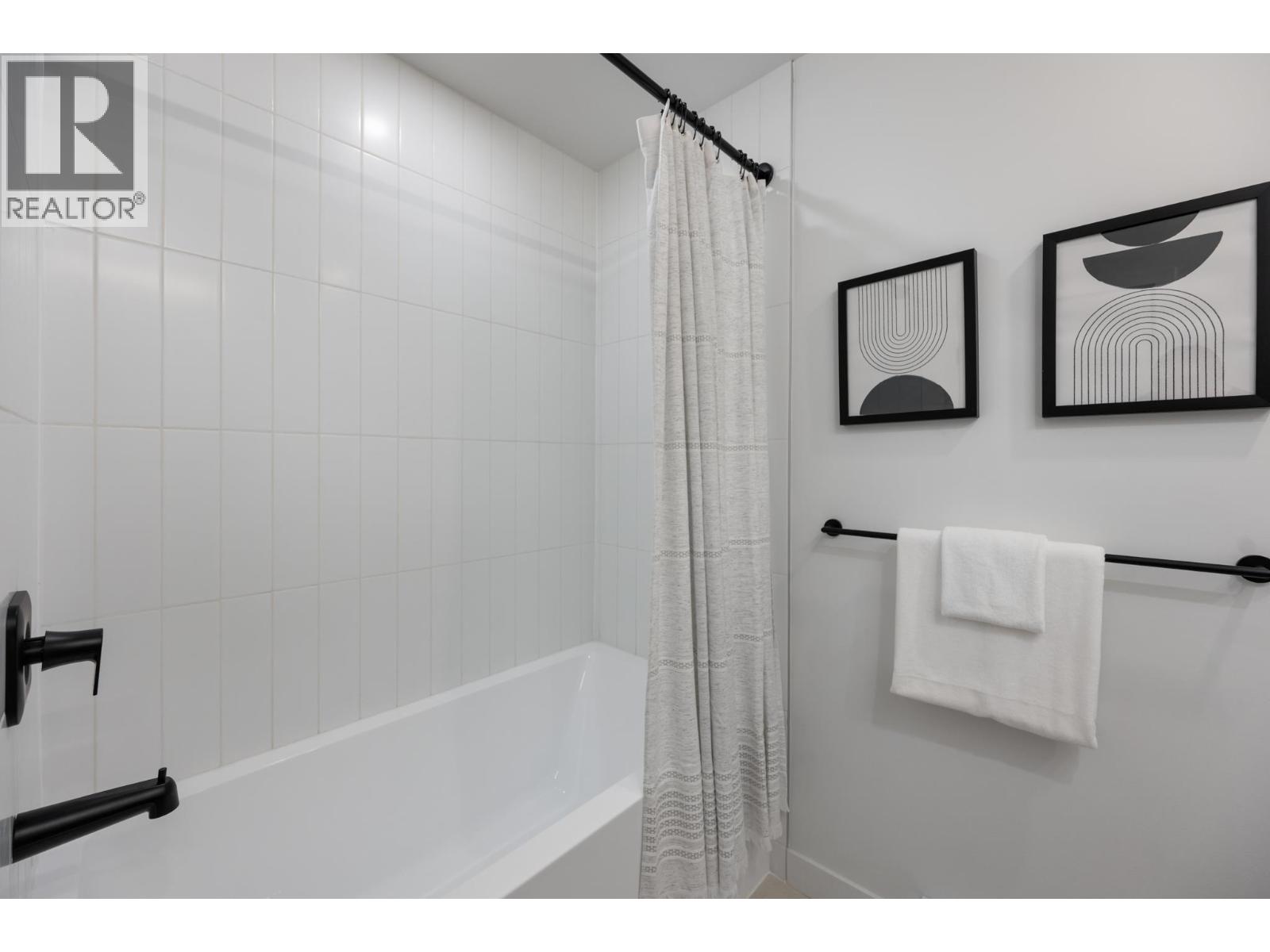 206 639 ASPEN STREET, Coquitlam - Image 1