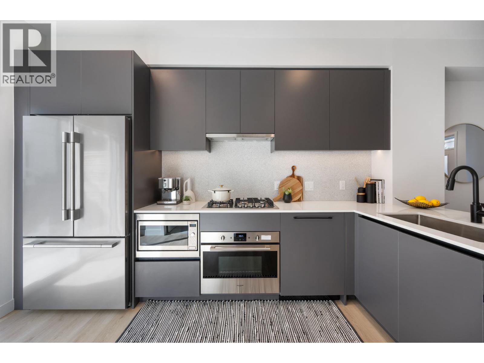 206 639 ASPEN STREET, Coquitlam - Image 1