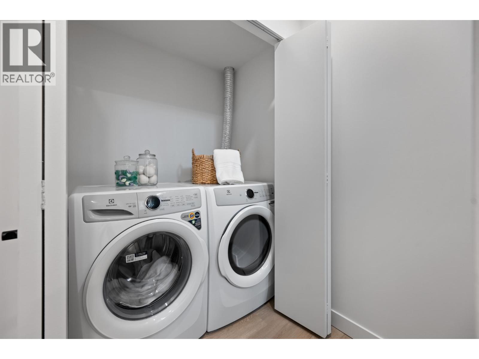 206 639 ASPEN STREET, Coquitlam - Image 1