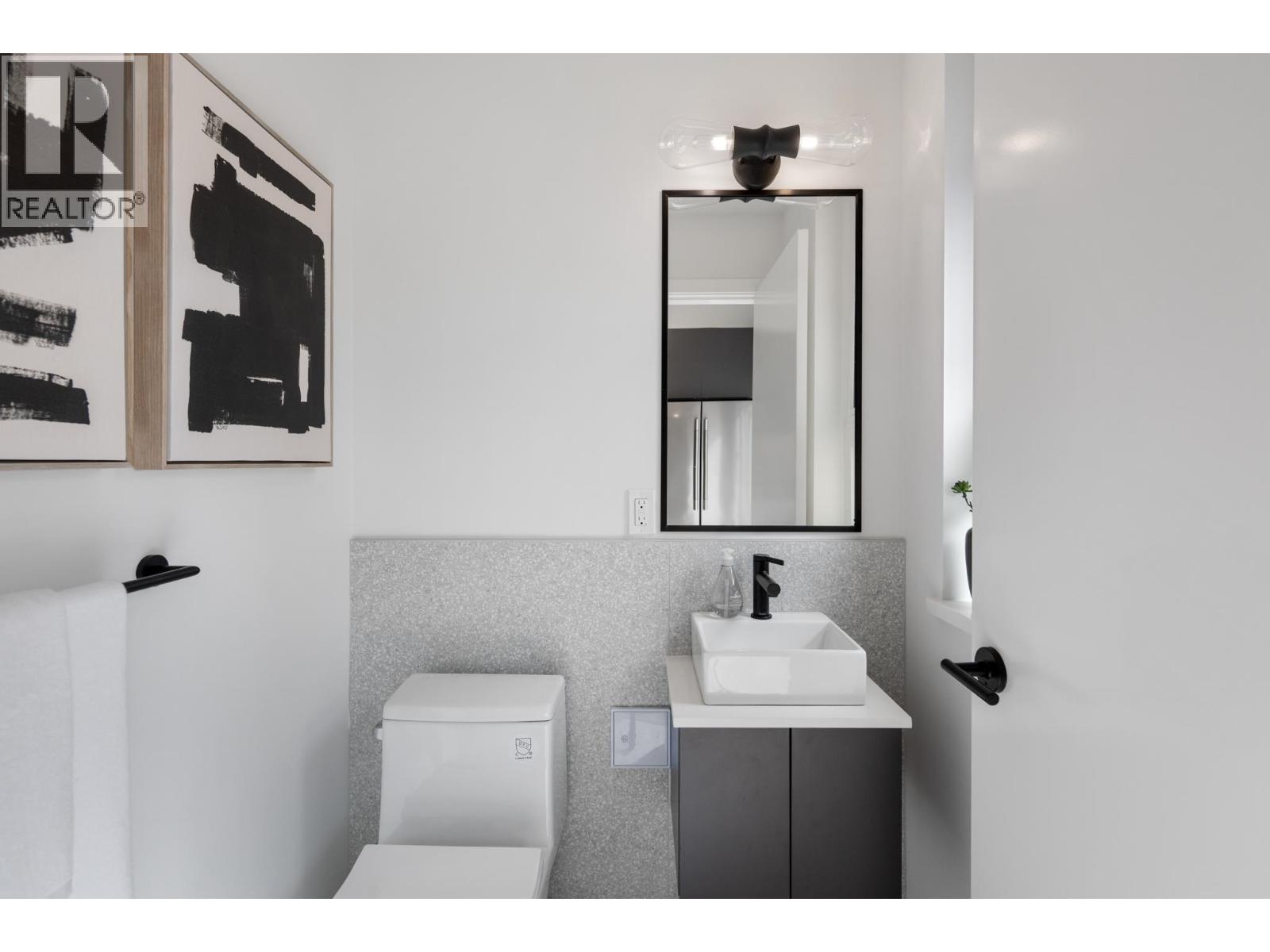 206 639 ASPEN STREET, Coquitlam - Image 1