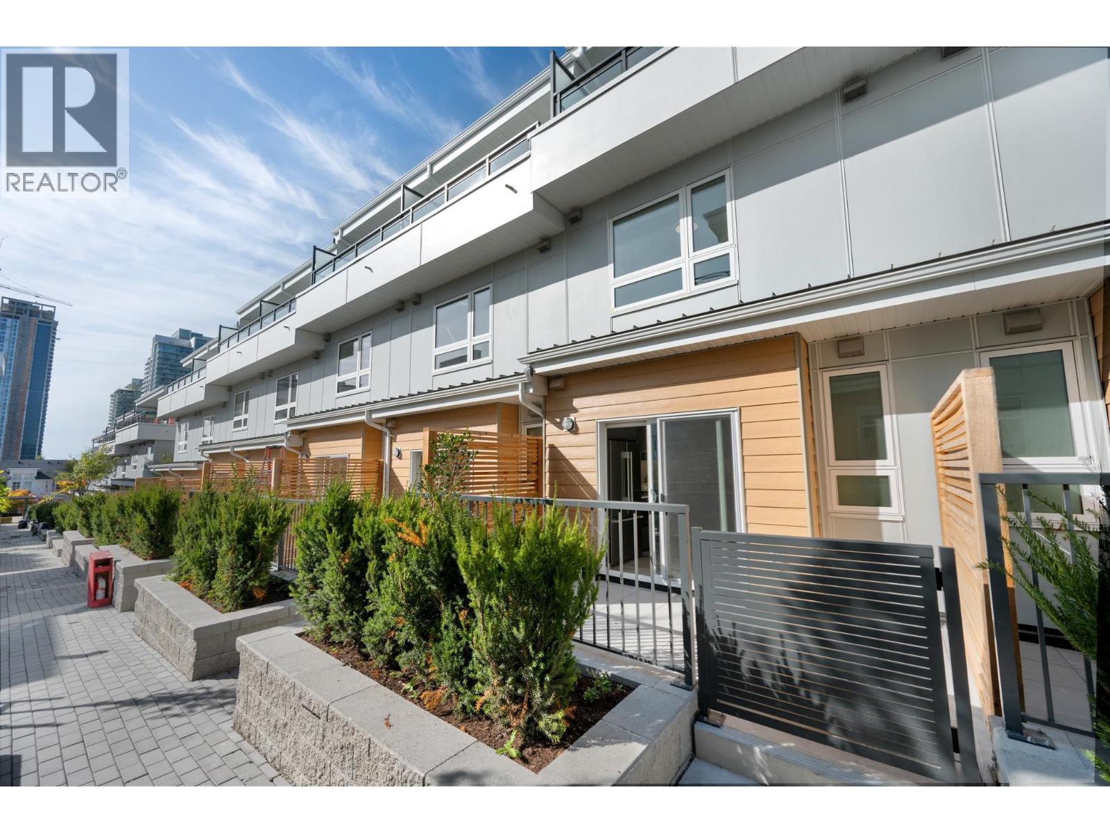 206 639 ASPEN STREET, Coquitlam - Image 1