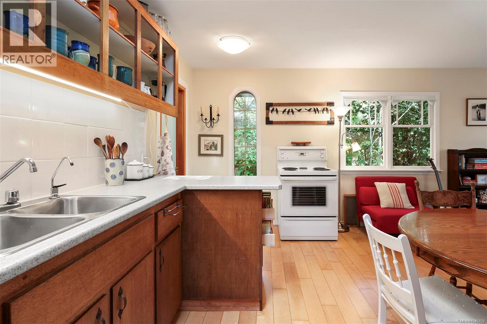 1701 Dalziel Rd - 18