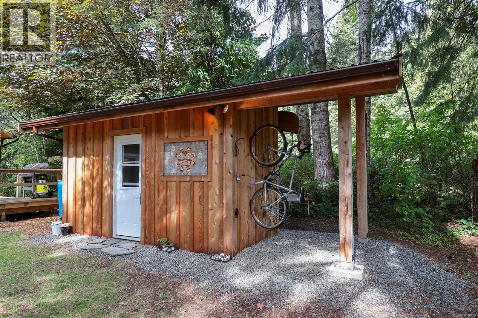 1701 Dalziel Rd - 37