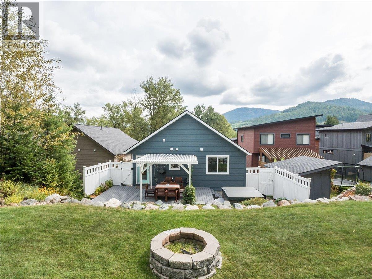 770 Redstone Drive - Image 50