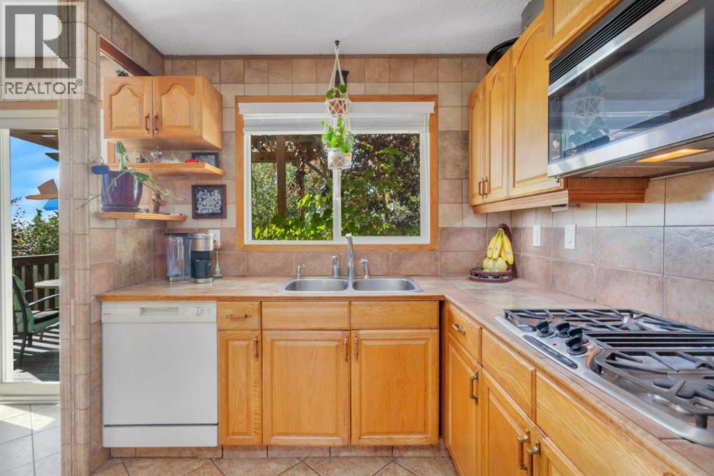 Listing photo – 54 Lakeview Crescent, Sylvan Lake