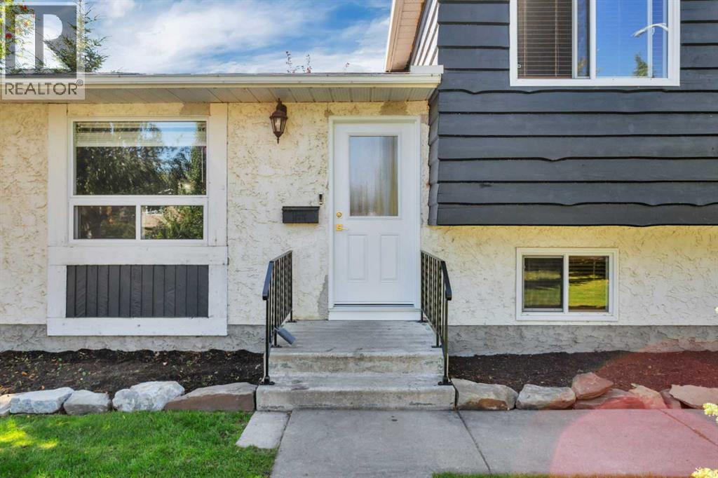 Listing photo – 54 Lakeview Crescent, Sylvan Lake