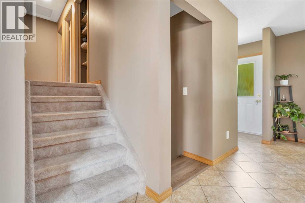 Listing photo – 54 Lakeview Crescent, Sylvan Lake