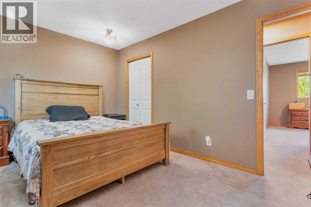 Listing photo – 54 Lakeview Crescent, Sylvan Lake