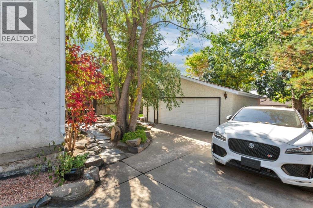 Listing photo – 54 Lakeview Crescent, Sylvan Lake