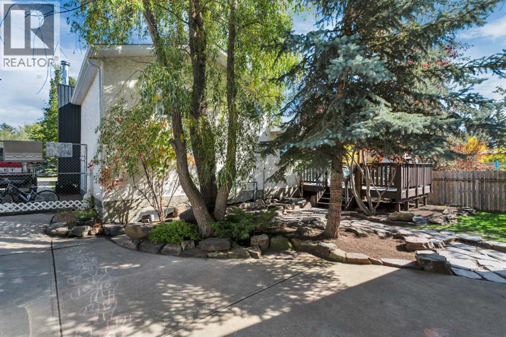 Listing photo – 54 Lakeview Crescent, Sylvan Lake