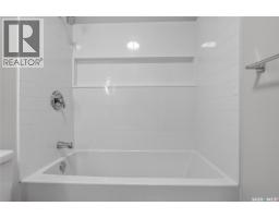 1944 Dewdney Avenue, Regina, SK S4N4C8 Photo 20