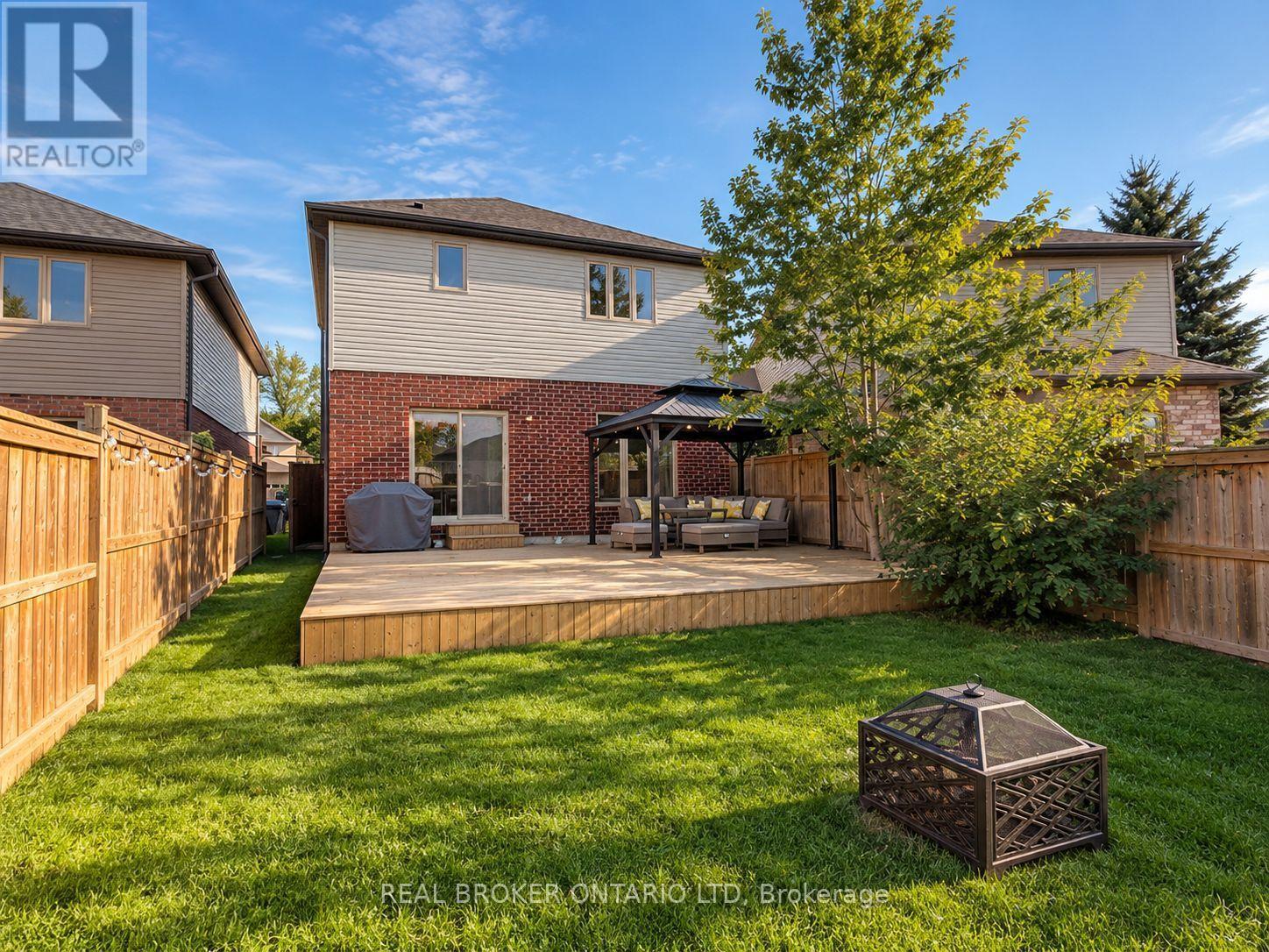 22 QUEENSWAY DRIVE - 20