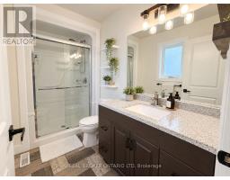 22 Queensway Drive, Strathroy Caradoc, ON N7G4M3 Photo 17